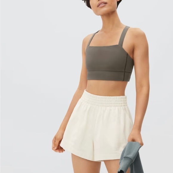 Everlane The Perform Cropped Top NWT in Dark Taupe (Grey)-SOLD OUT ONLINE - Picture 3 of 8